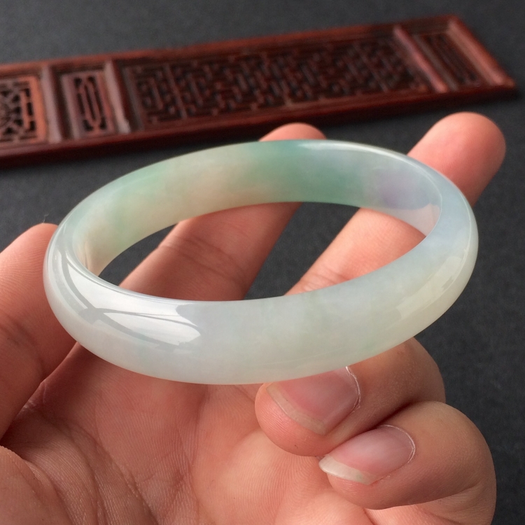 (超值推荐)糯冰种飘花手镯(58.3mm)