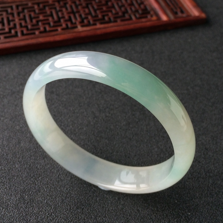 (超值推荐)糯冰种飘花手镯(58.3mm)