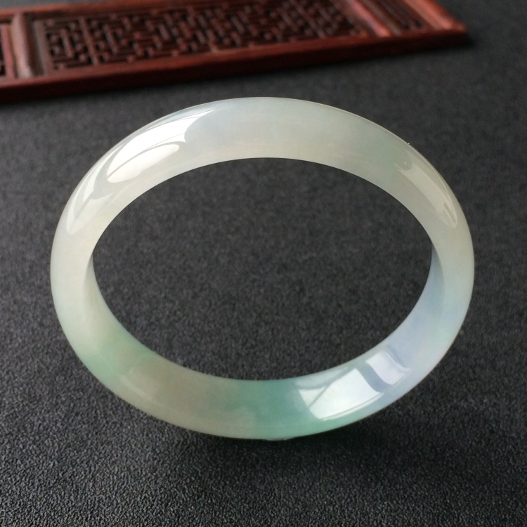 (超值推荐)糯冰种飘花手镯(58.3mm)