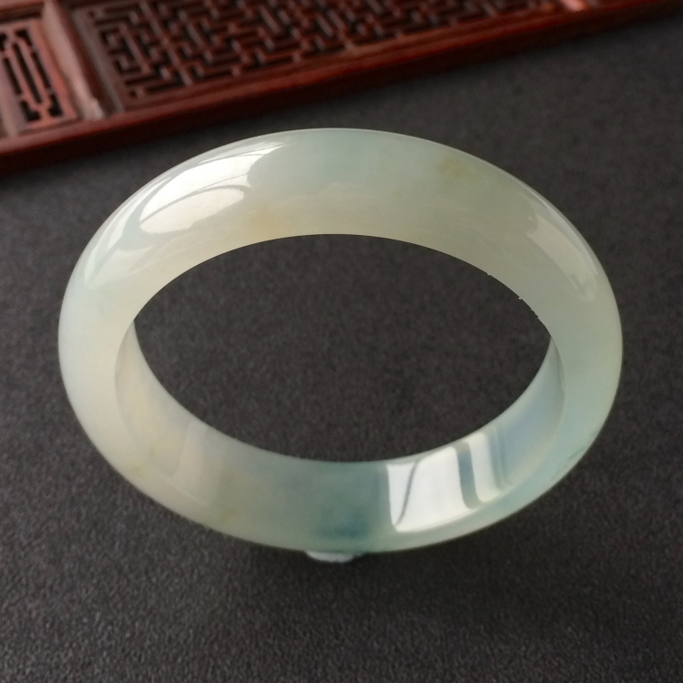 (超值推荐)冰种飘花手镯(57mm)