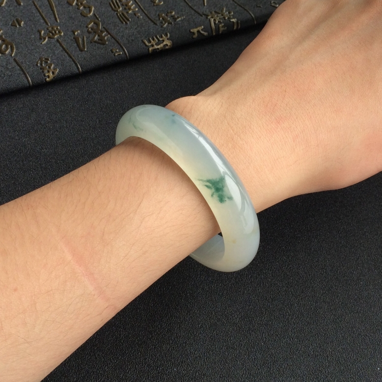 (超值推荐)冰种飘花手镯(57mm)