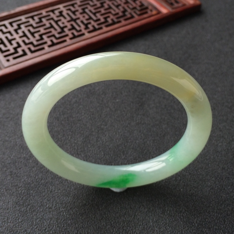 (超值推荐)糯冰种黄加绿圆条手镯(55mm)