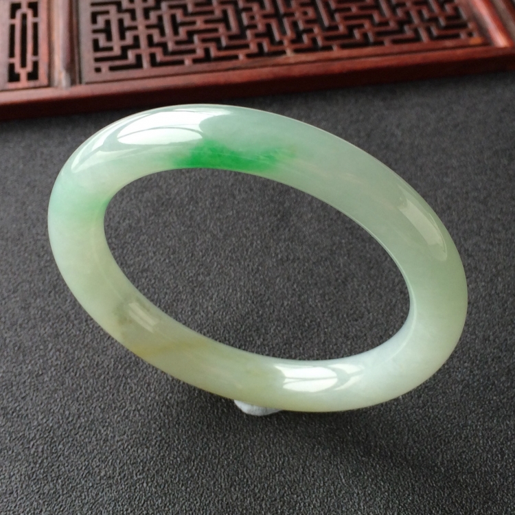 (超值推荐)糯冰种黄加绿圆条手镯(55mm)