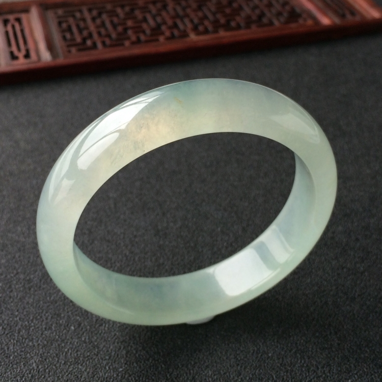 (超值推荐)冰种飘花手镯(55mm)