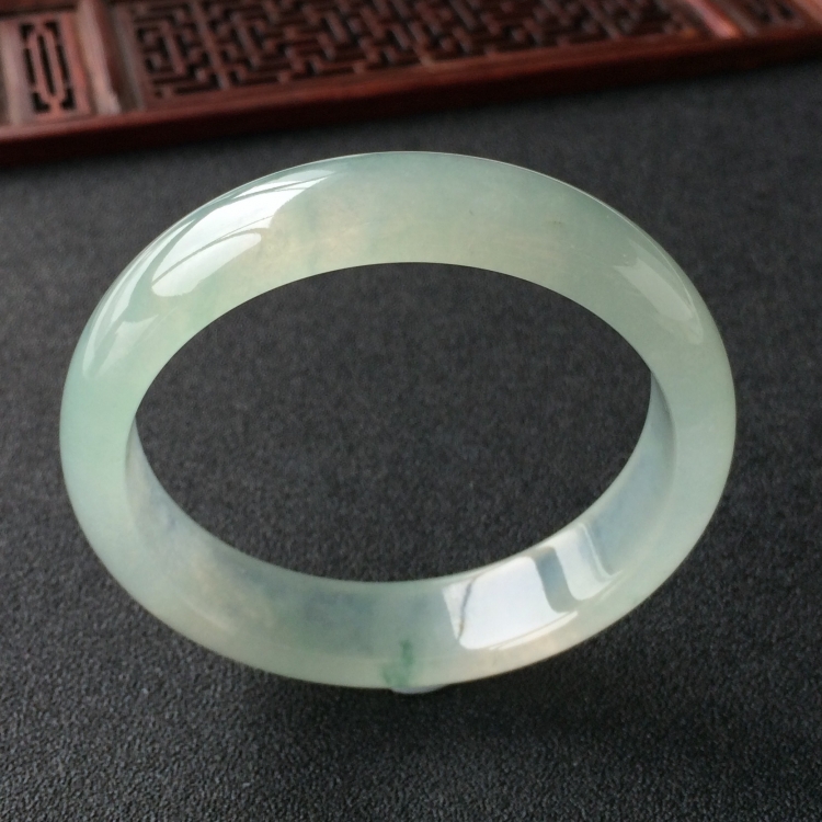 (超值推荐)冰种飘花手镯(55mm)