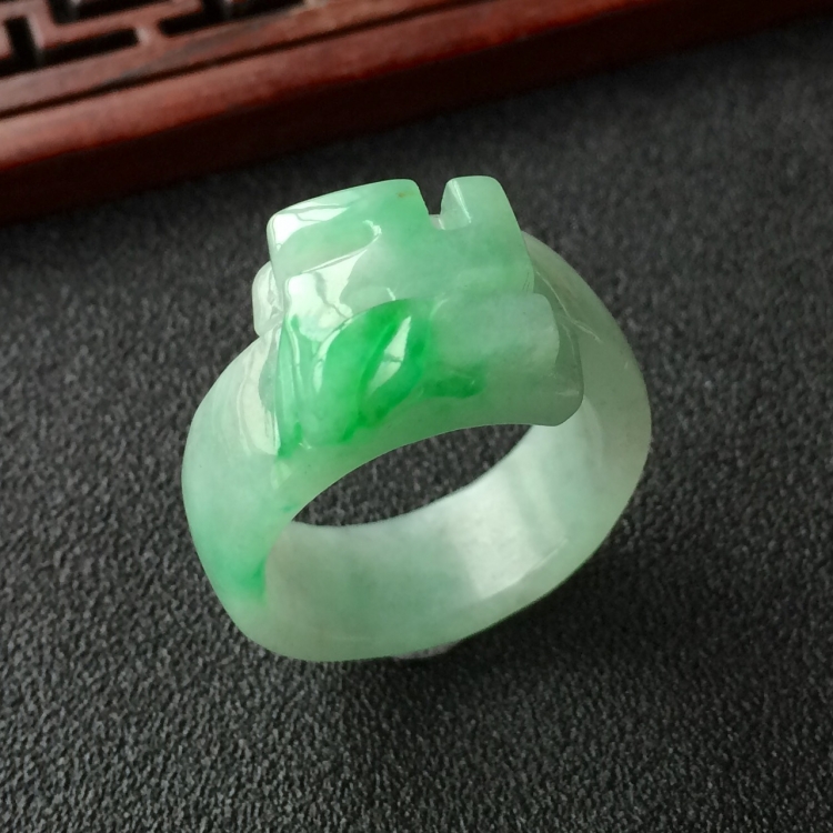 (超值推荐)糯冰种飘翠指环