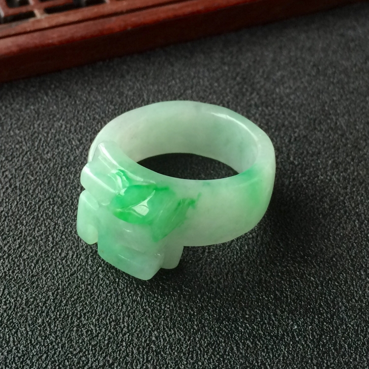 (超值推荐)糯冰种飘翠指环
