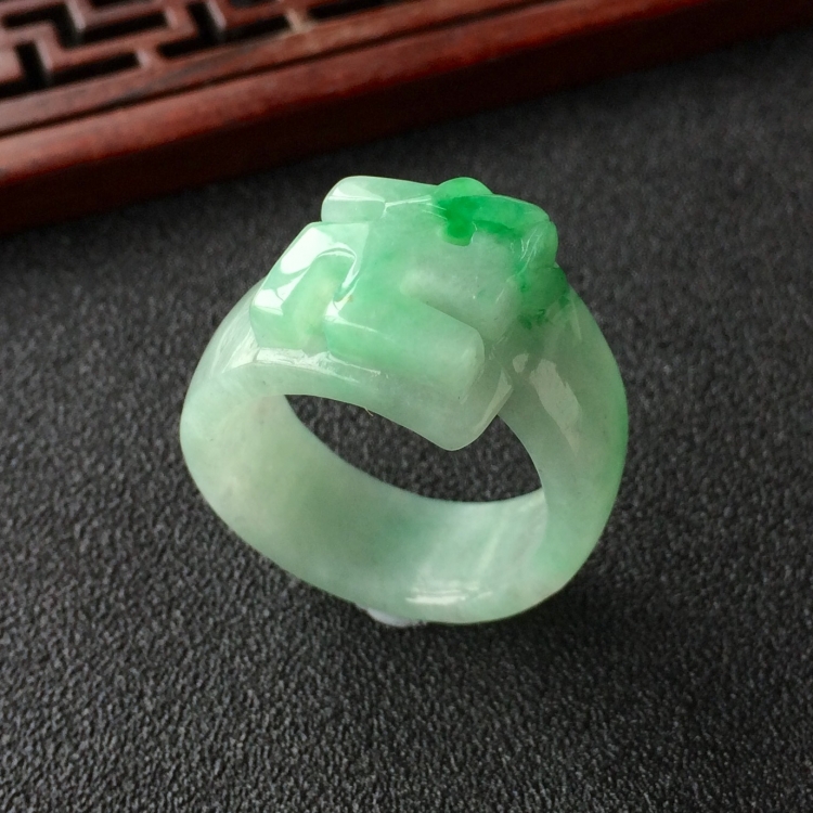 (超值推荐)糯冰种飘翠指环