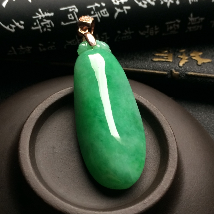 （超值推荐）糯冰种翠色福瓜挂件