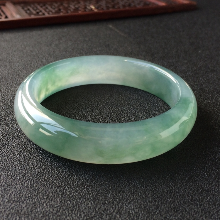(超值推荐)冰种飘花手镯(56.1mm)
