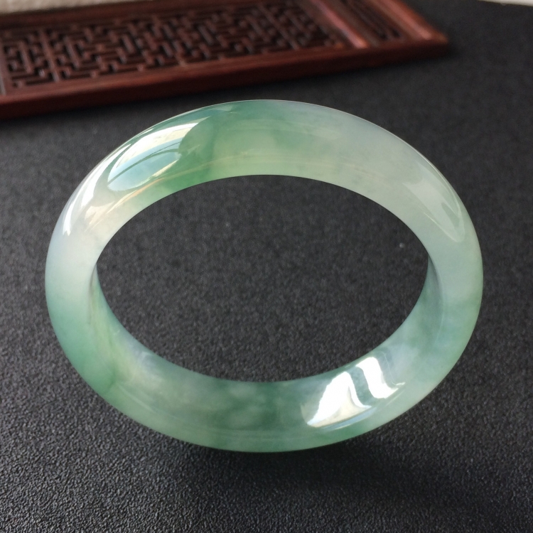 (超值推荐)冰种飘花手镯(56.1mm)