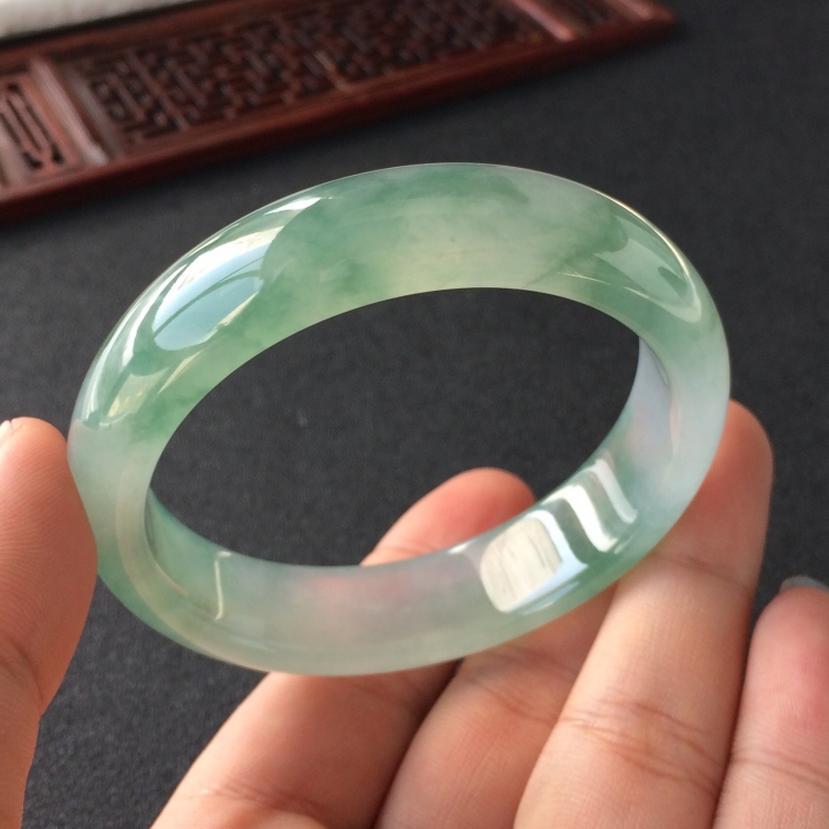 (超值推荐)冰种飘花手镯(56.1mm)