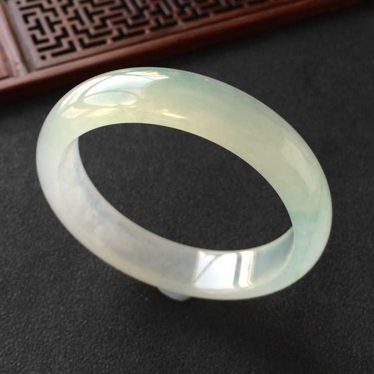 (超值推荐)冰种晴水略飘花手镯(54mm)