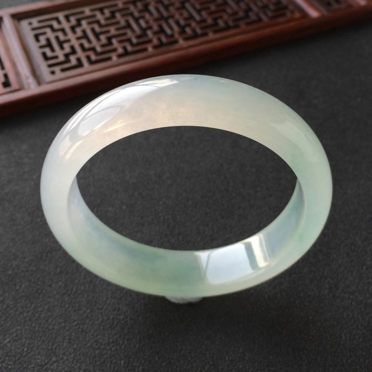 (超值推荐)冰种晴水略飘花手镯(54mm)