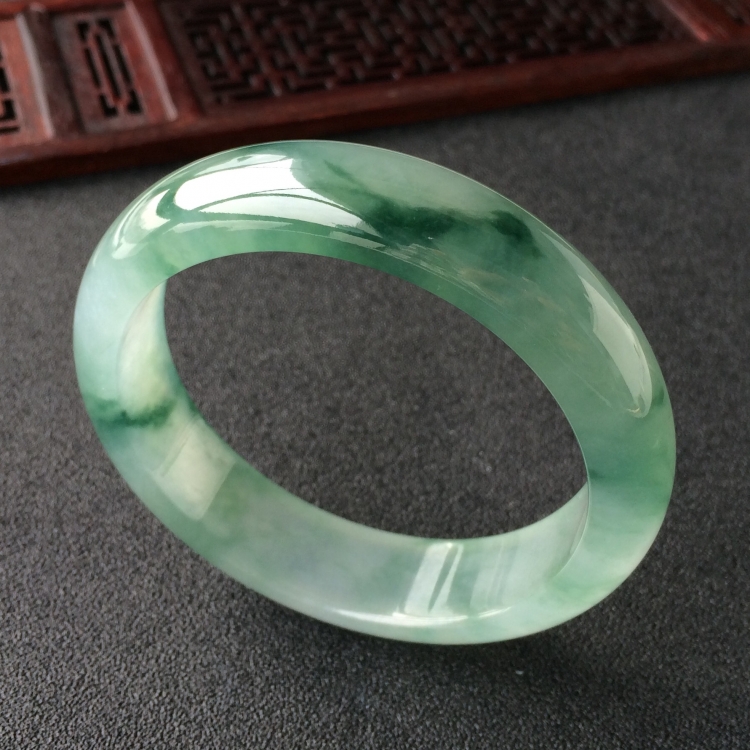 (超值推荐)冰种飘花手镯(56.5mm)