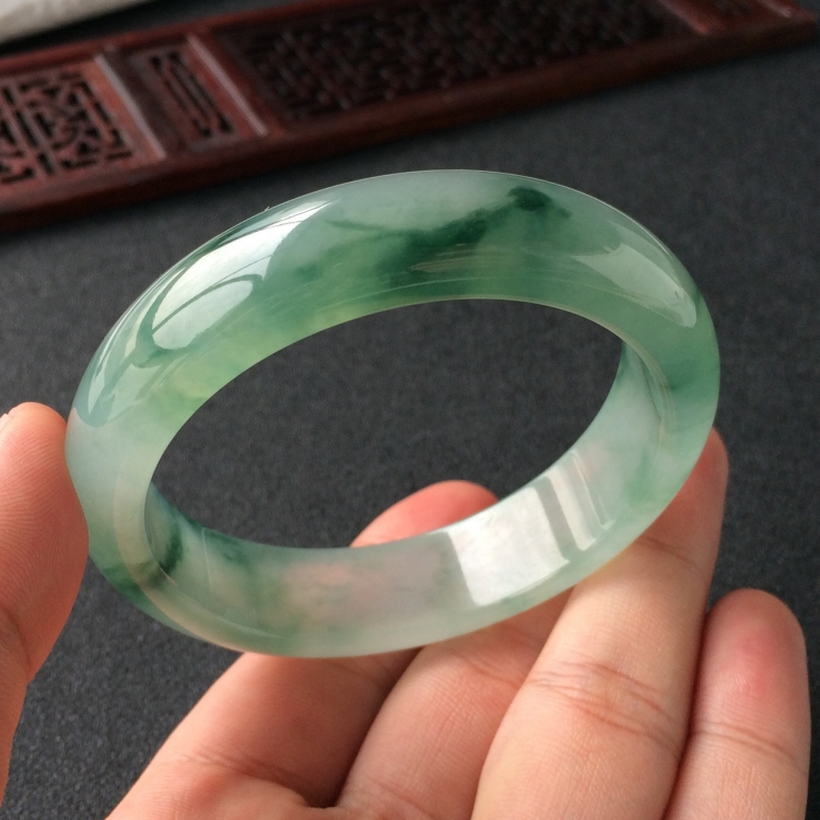 (超值推荐)冰种飘花手镯(56.5mm)