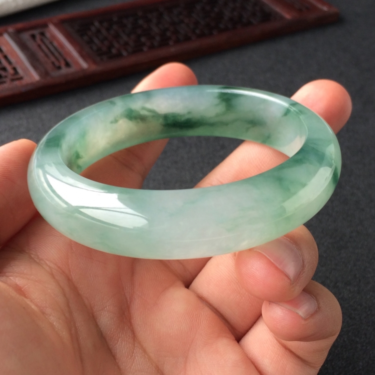(超值推荐)冰种飘花手镯(56.5mm)