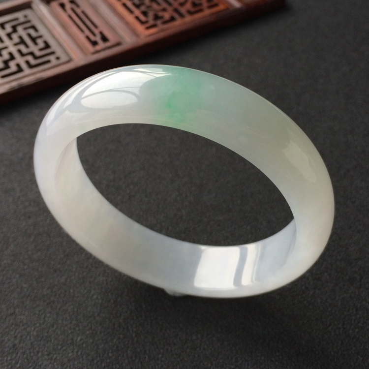 (超值推荐)糯冰种飘翠手镯(58.6mm)