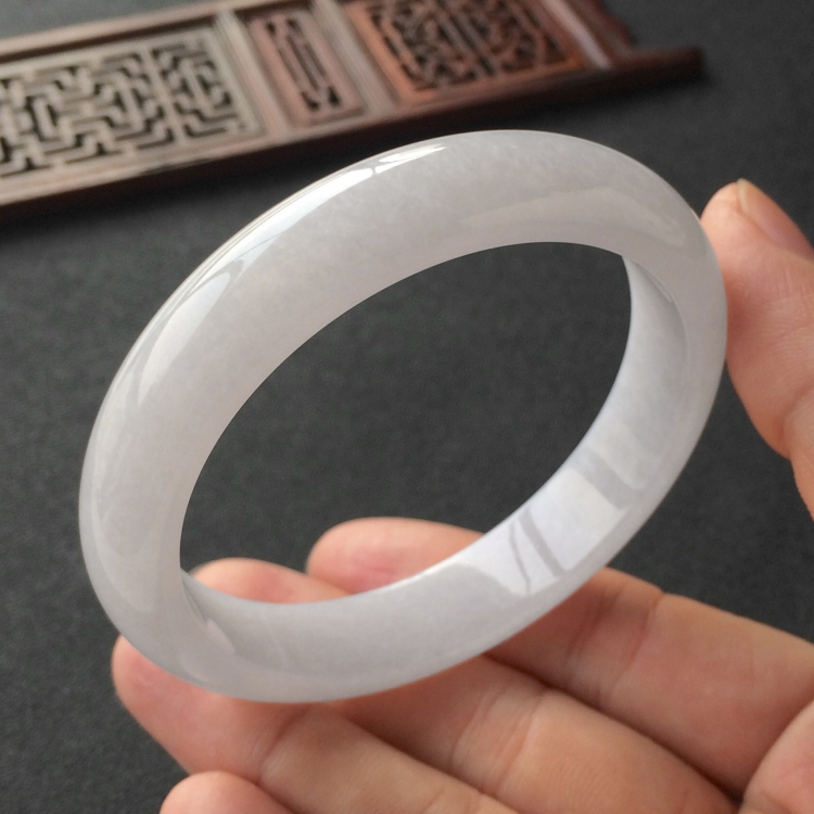 (超值推荐)糯冰种晴水手镯(58.3mm)