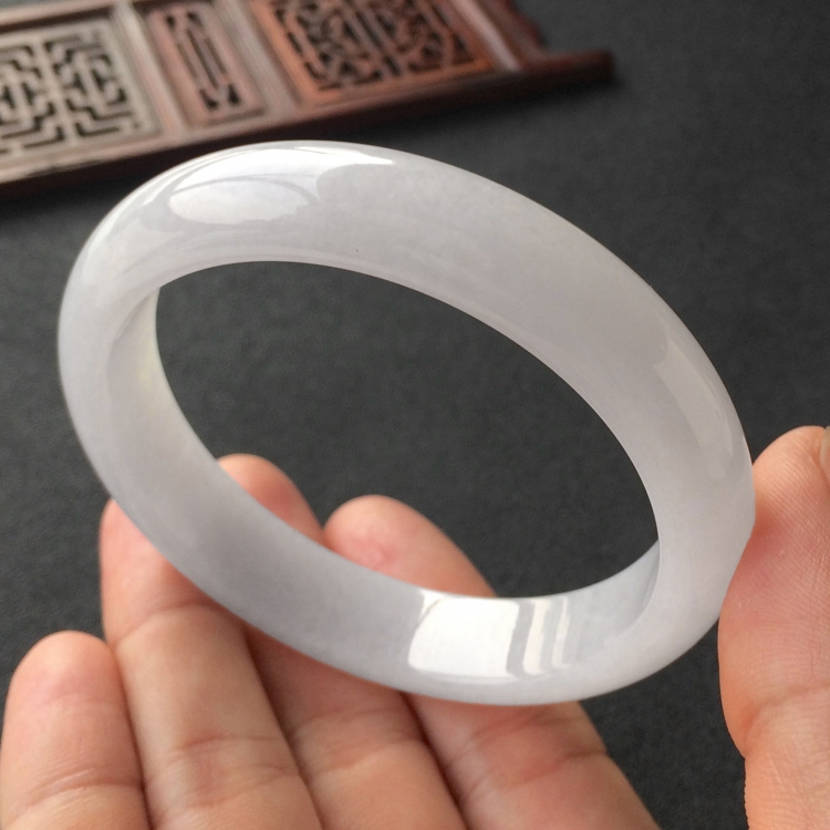 (超值推荐)糯冰种晴水手镯(58.3mm)