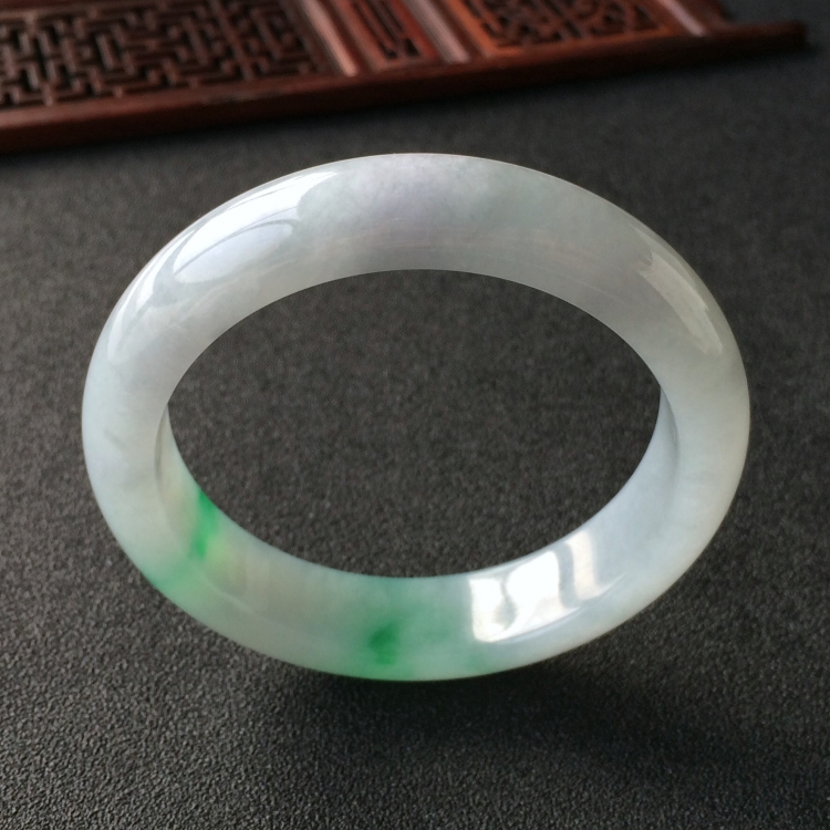 (超值推荐)糯冰种飘翠手镯(53.6mm)