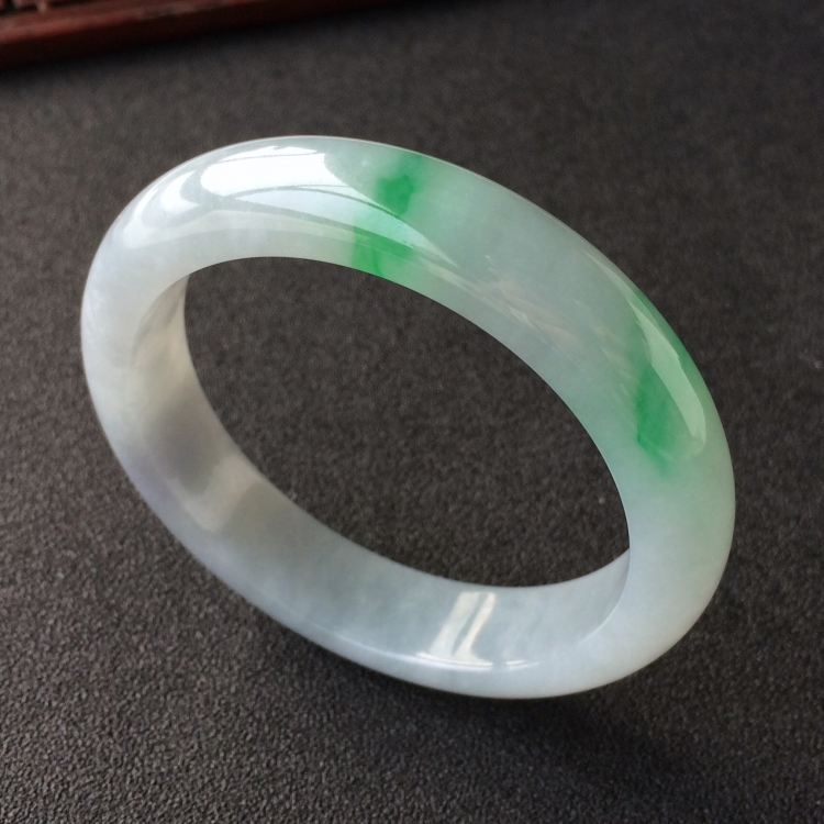 (超值推荐)糯冰种飘翠手镯(53.6mm)