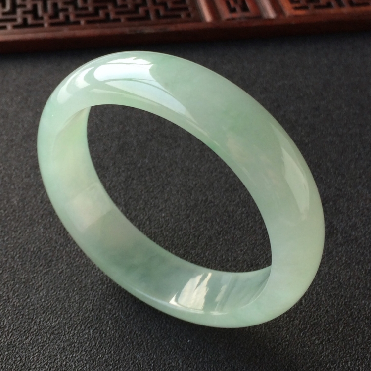 (超值推荐)糯冰种晴水手镯(54.8mm)