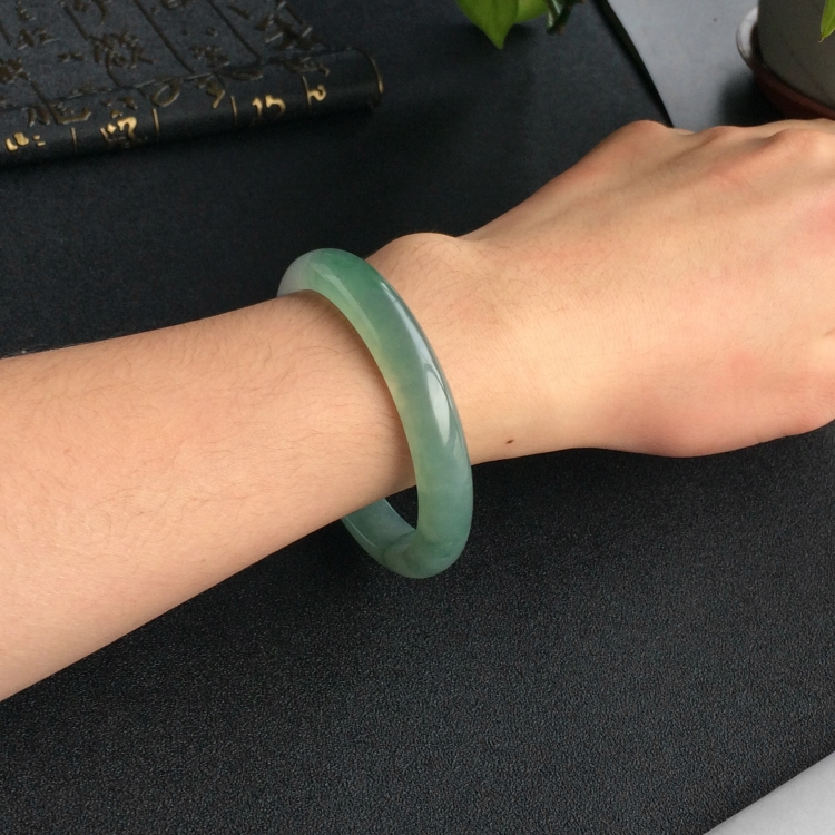 (超值推荐)冰种晴水飘花手镯(57mm)