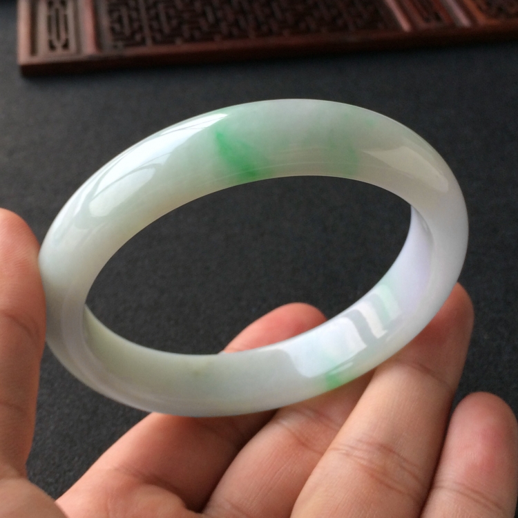 (超值推荐)糯冰种飘翠手镯(60.3mm)