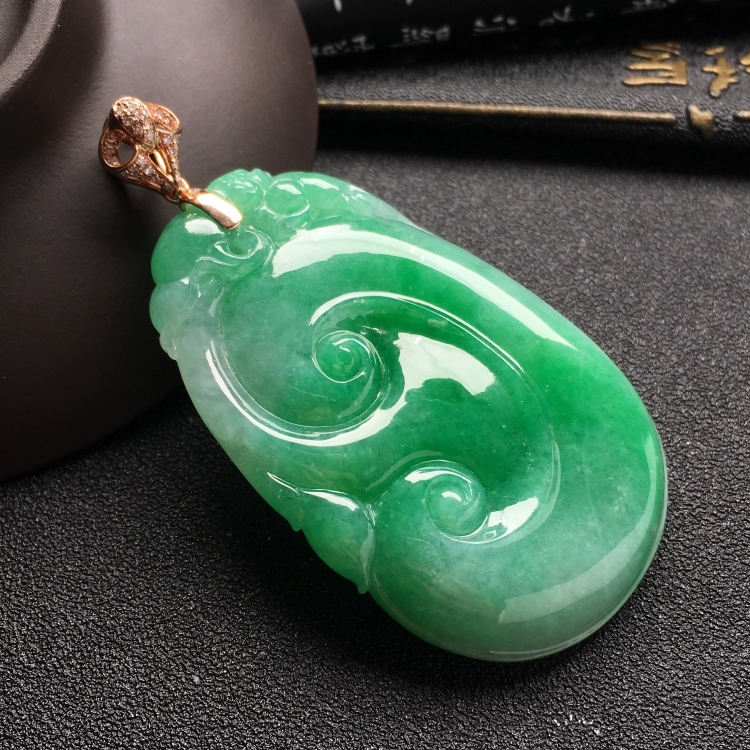 （超值推荐）糯冰种飘翠如意挂件（金扣）
