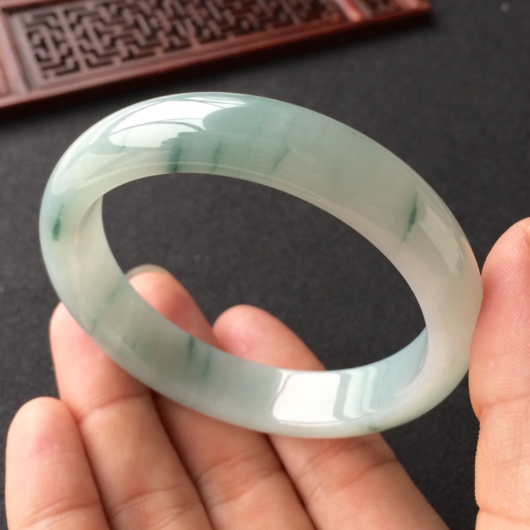 (超值推荐)糯冰种飘花手镯(57.2mm)