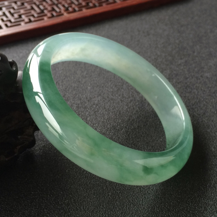 (超值推荐)冰种飘花手镯(56.6mm)