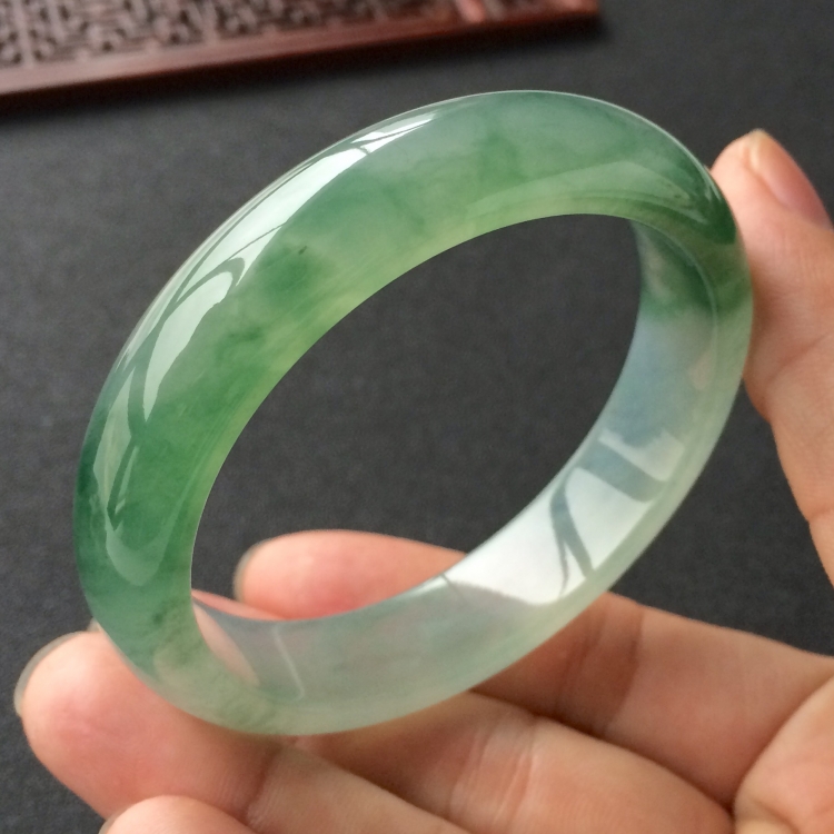 (超值推荐)冰种飘花手镯(56.6mm)
