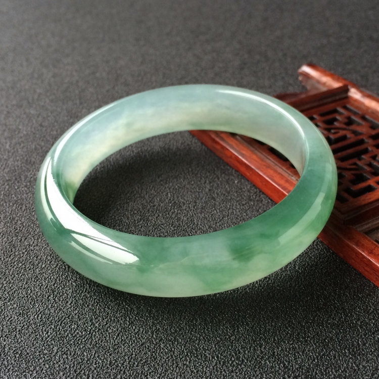 (超值推荐)冰种飘花手镯(56.6mm)