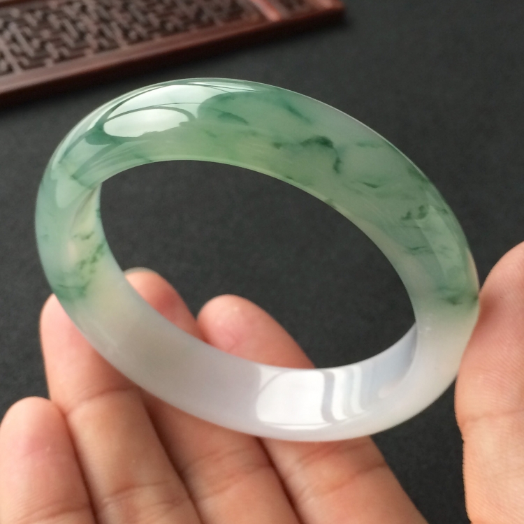 (超值推荐)冰种飘花手镯(56.3mm)