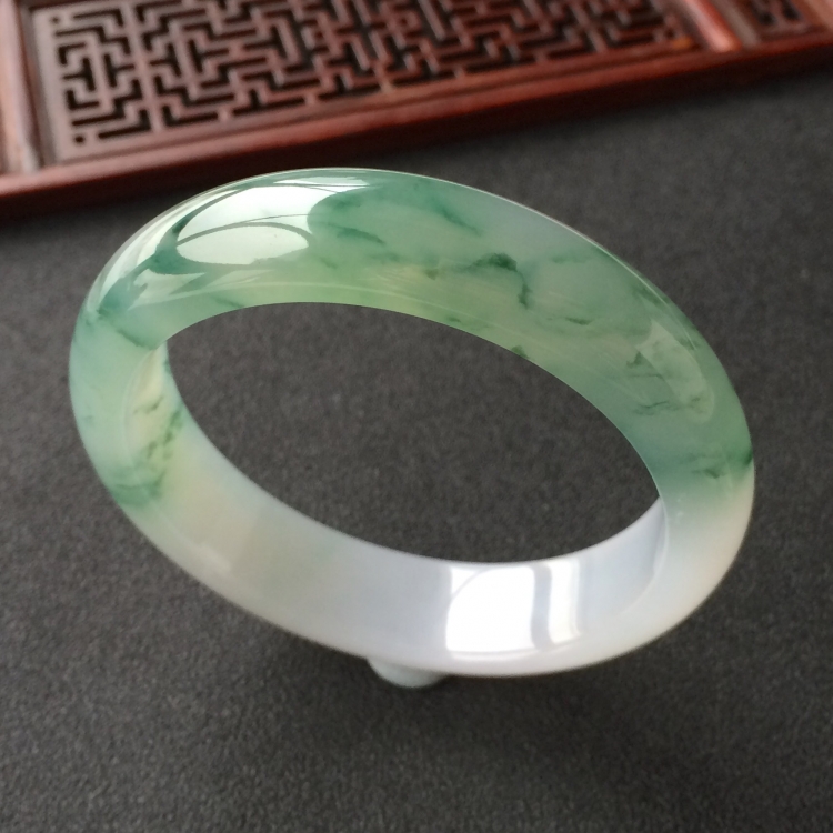 (超值推荐)冰种飘花手镯(56.3mm)