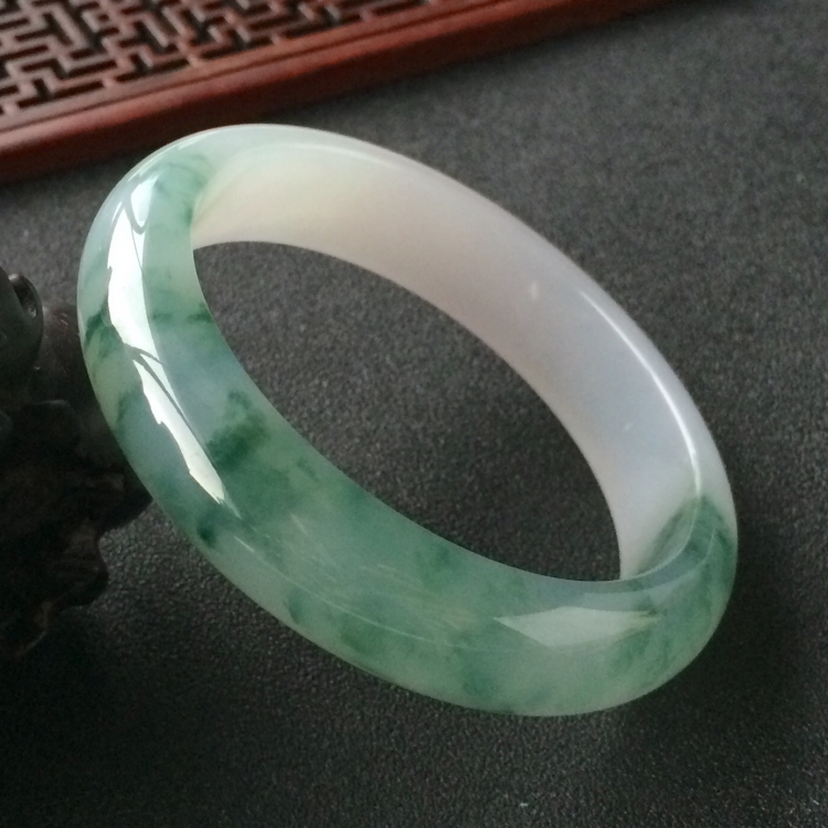(超值推荐)冰种飘花手镯(56.3mm)