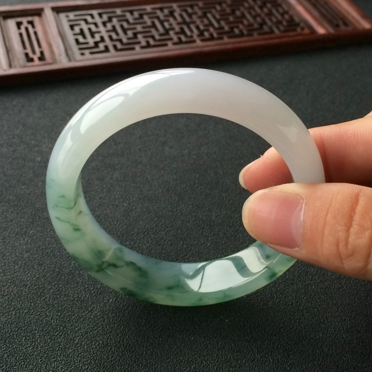 (超值推荐)冰种飘花手镯(56.3mm)
