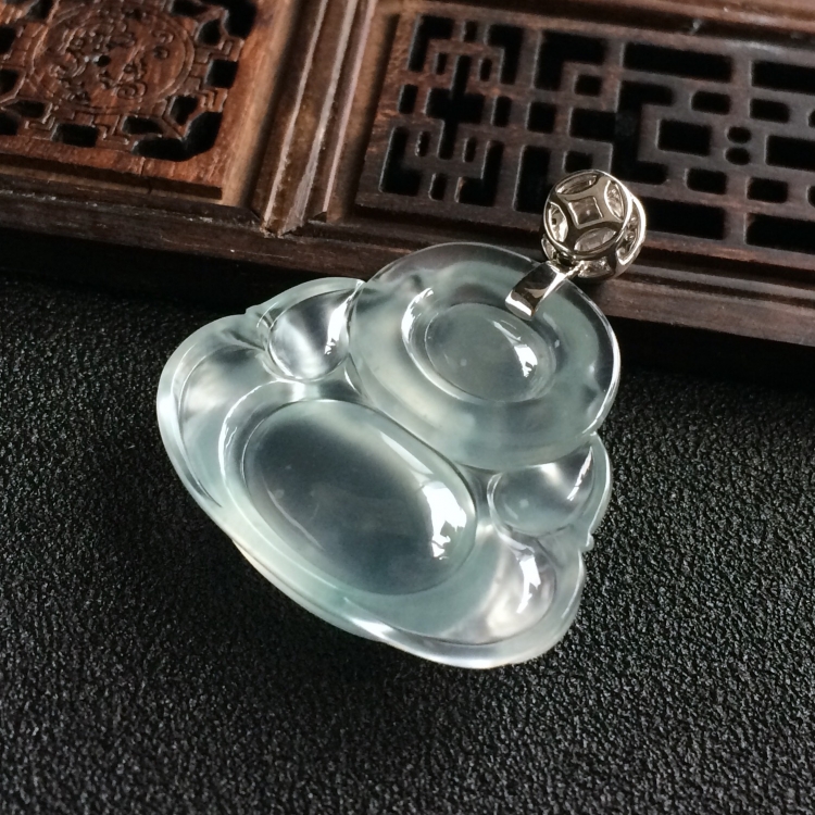 (超值推荐)冰种晴水玉佛挂件(金扣)