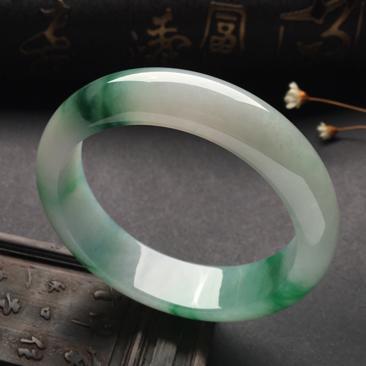 （超值推荐）糯冰种飘翠手镯（55mm）