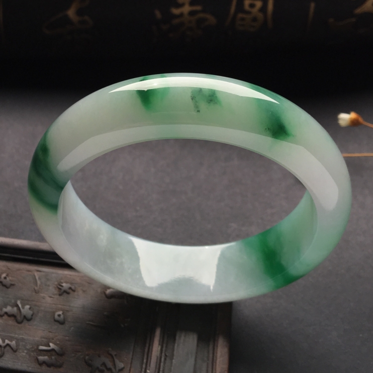 （超值推荐）糯冰种飘翠手镯（55mm）