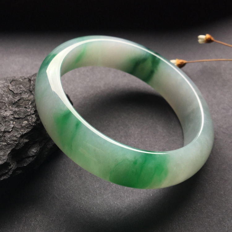 （超值推荐）糯冰种飘翠手镯（55mm）