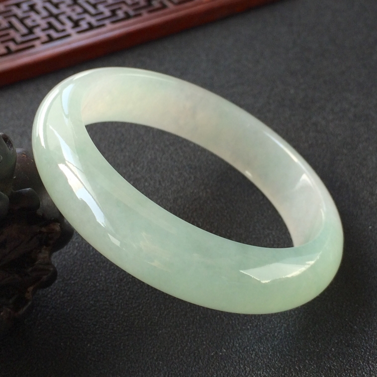 (超值推荐)糯冰种晴水手镯(58.1mm)