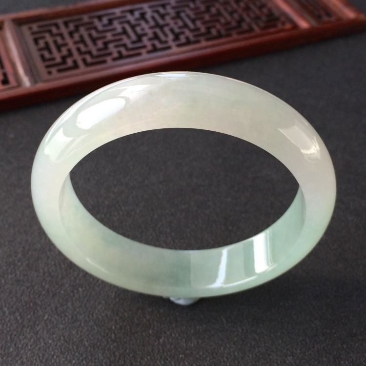 (超值推荐)糯冰种晴水手镯(58.1mm)