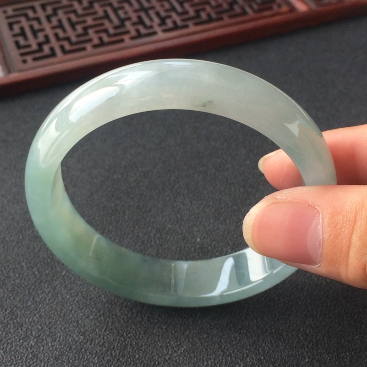 (超值推荐)糯冰种晴水手镯(57.1mm)