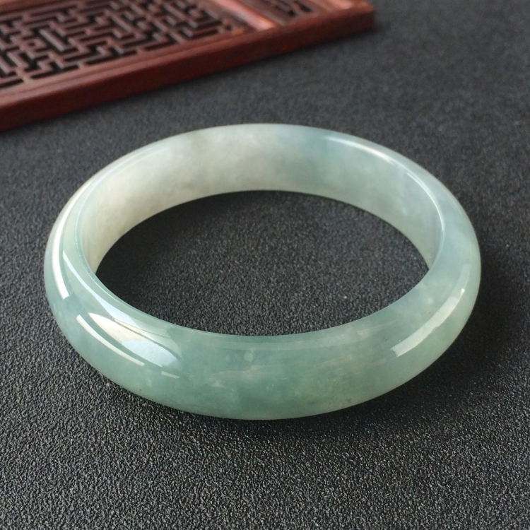(超值推荐)糯冰种晴水手镯(57.1mm)
