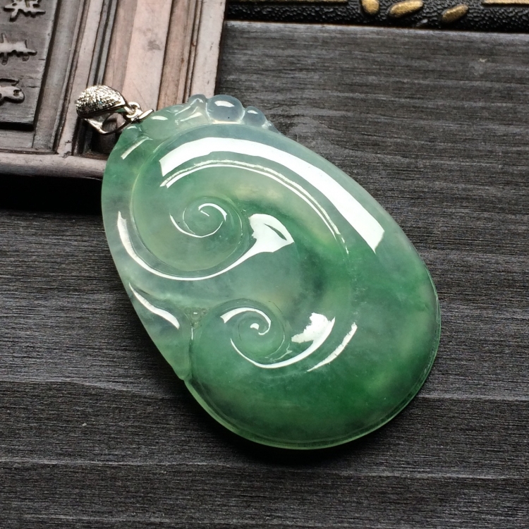 （超值推荐）冰种飘花如意挂件（金扣）