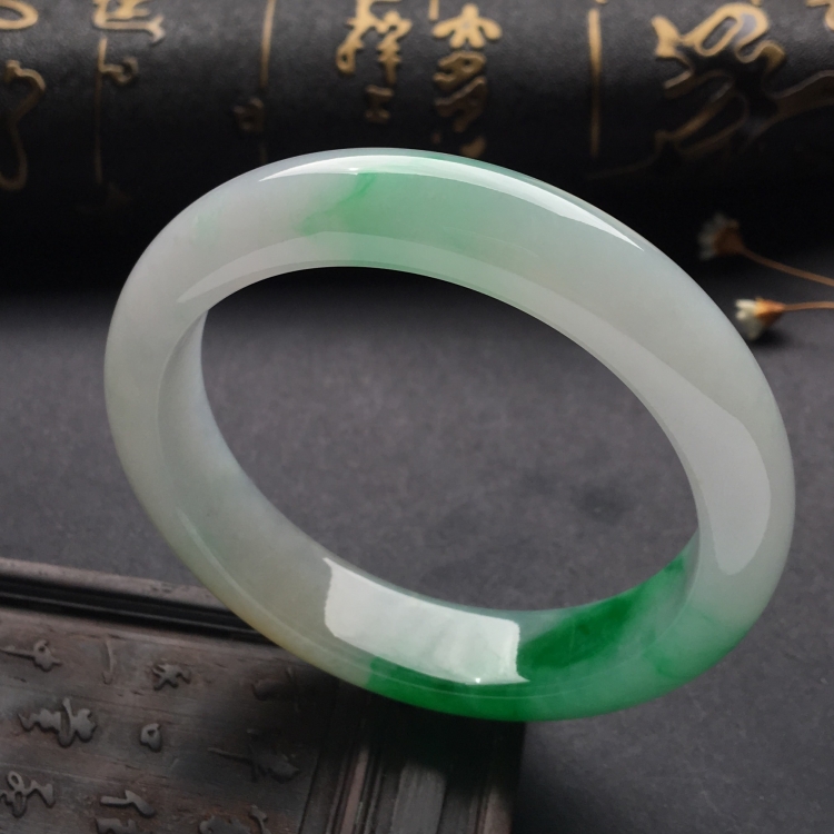 （超值推荐）糯冰种黄加绿手镯（56.7mm）