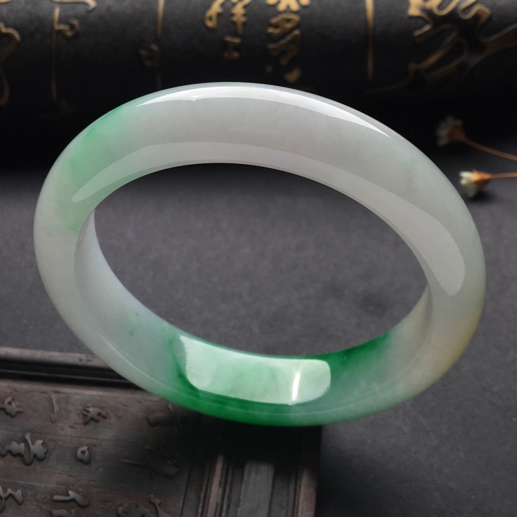 （超值推荐）糯冰种黄加绿手镯（56.7mm）