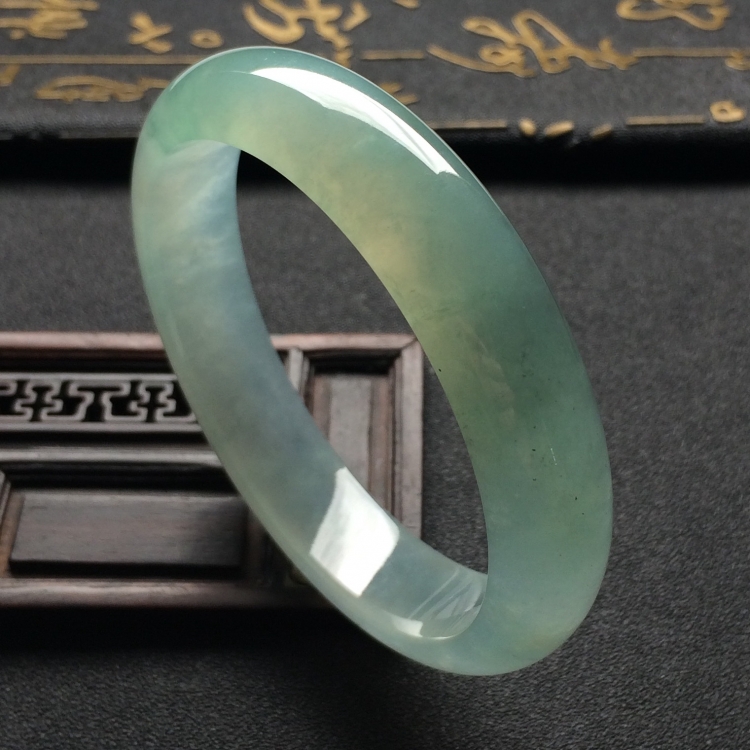 （超值推荐）冰种略飘花手镯（57mm）